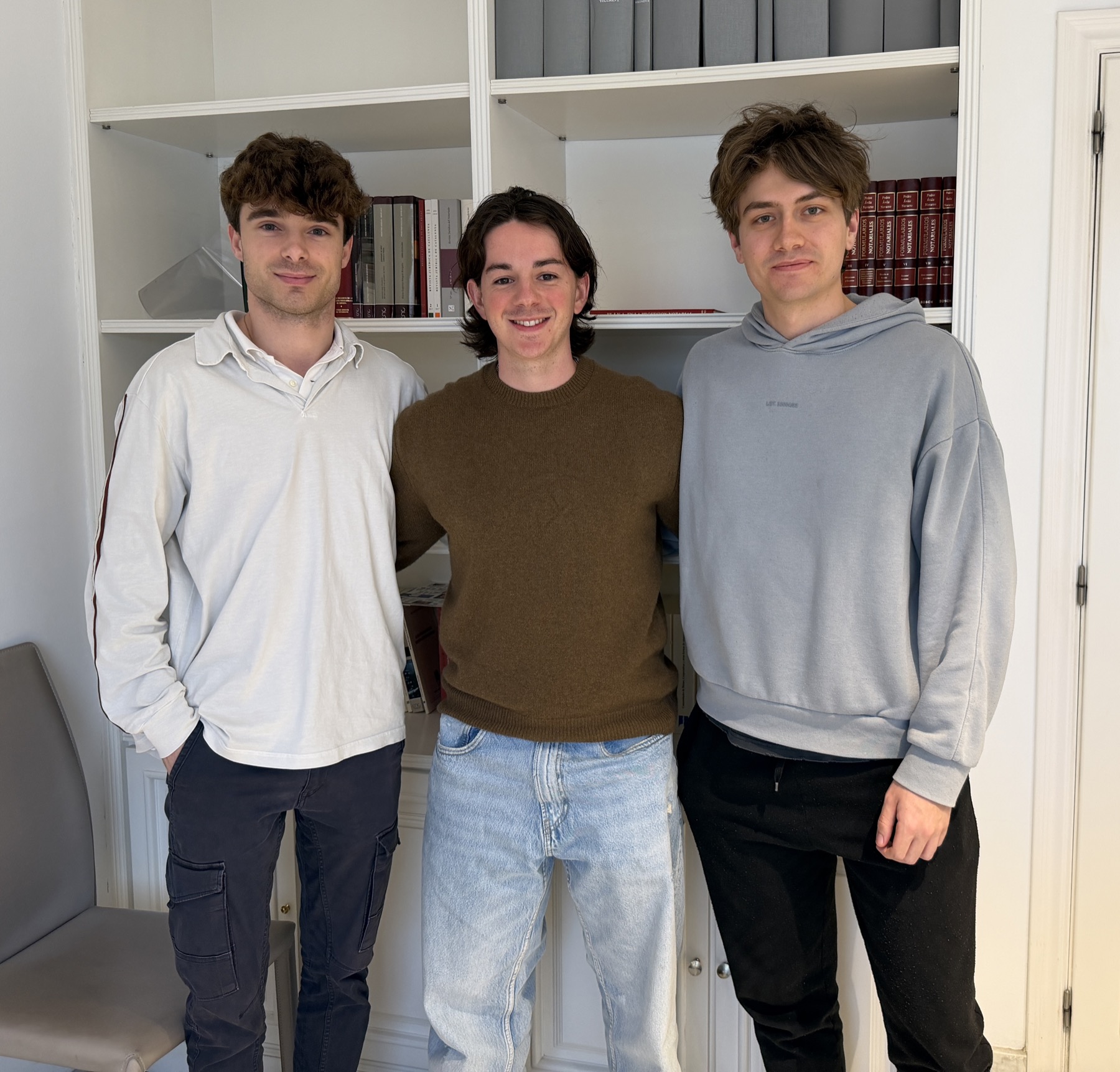 Los cofundadores de BeeL.: Pau Valls Viñals, Carlos Martínez García-Villarrubia y Roger Massana